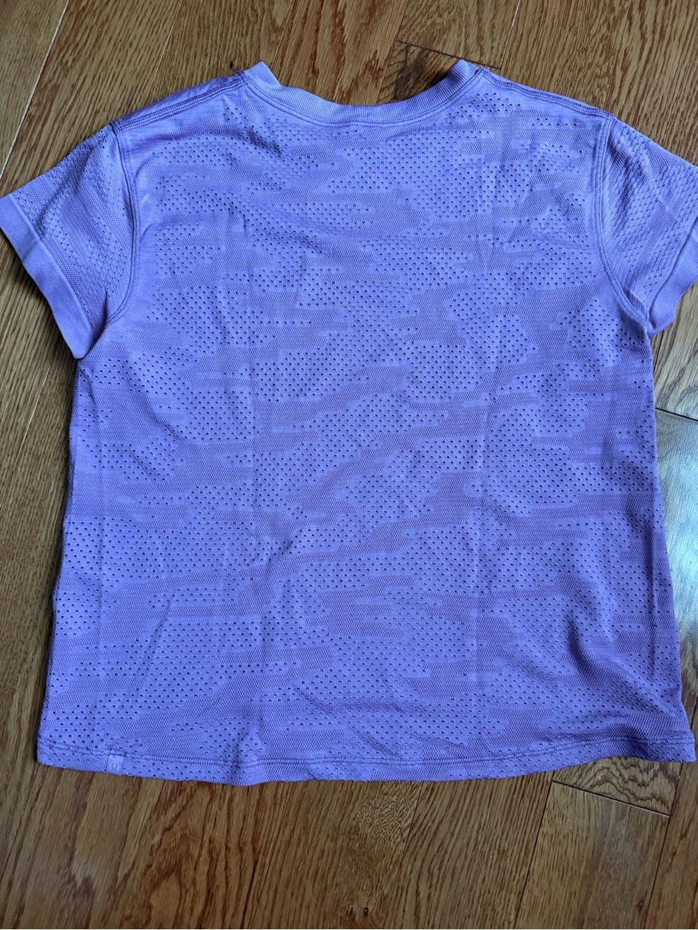 Lululemon train to be short sleeve shirt - Picture 2 of 4